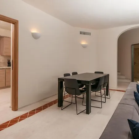 Sleeps 7 Pool Air Con Wifi Villa Abbiadori